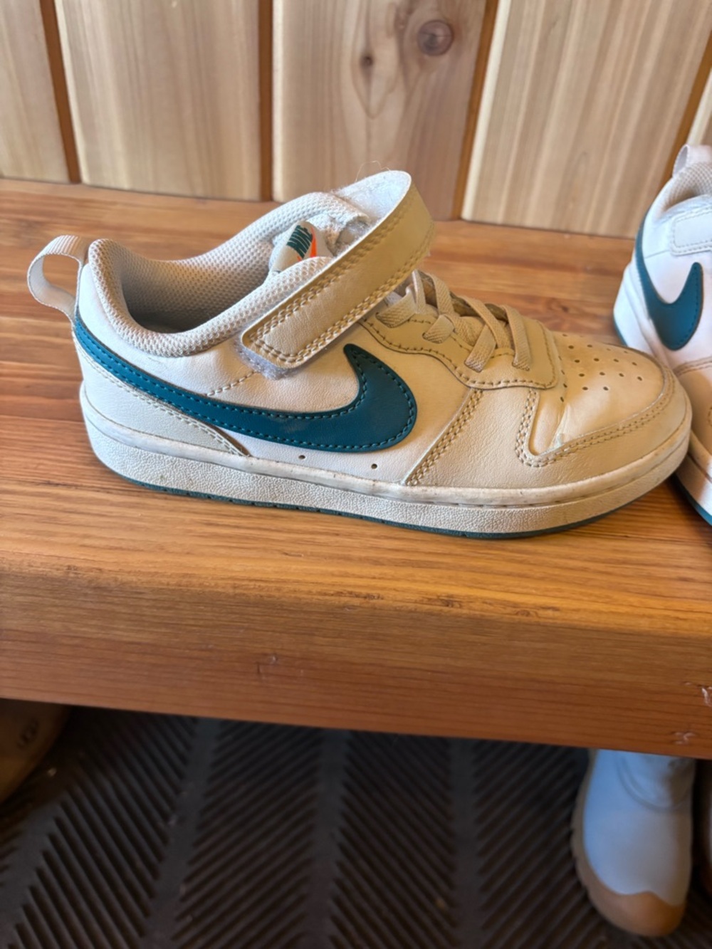 Nike Kids Low-Top Sneaker in White with Teal Swoosh